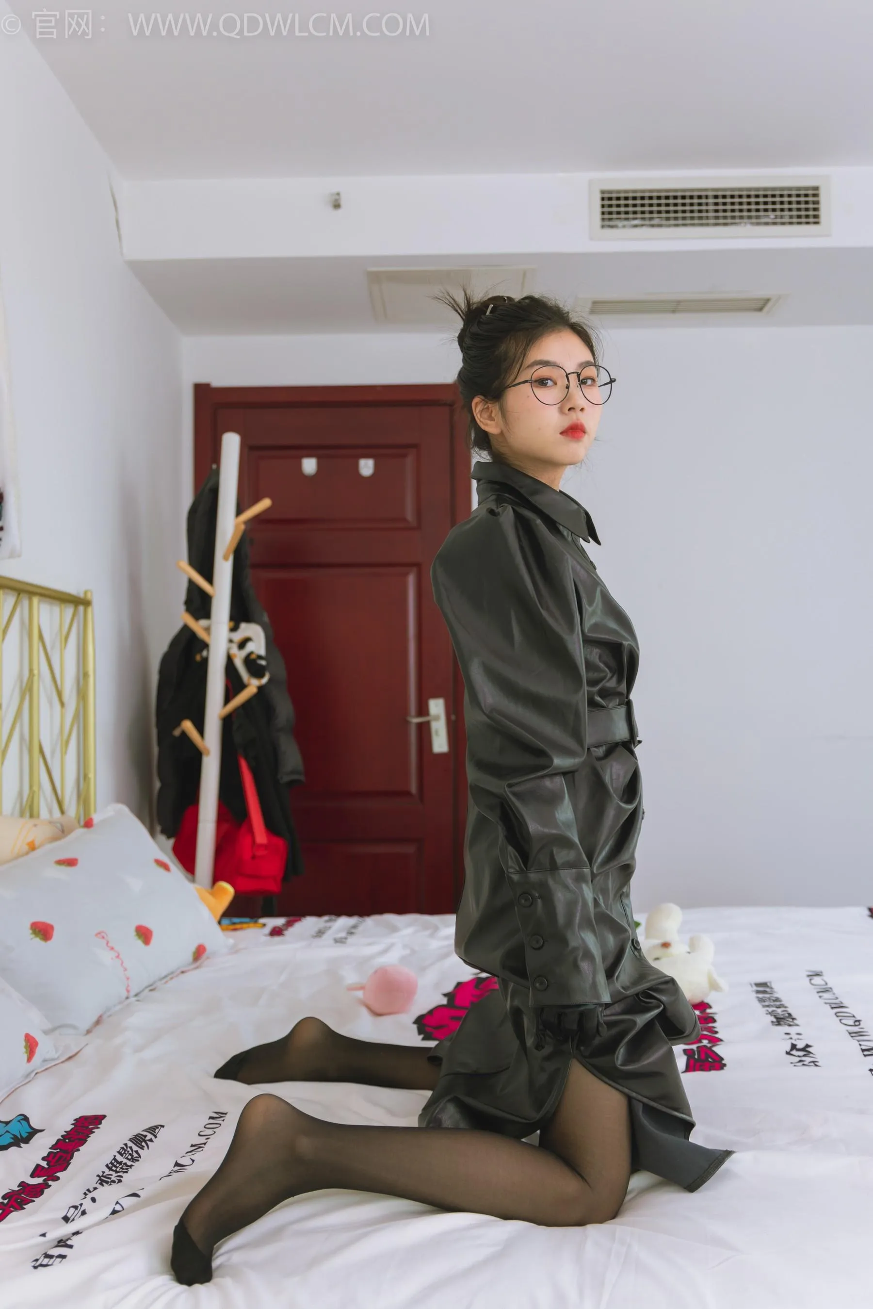 物恋传媒 NO.1510 米米-深邃的光 [151P]插图6